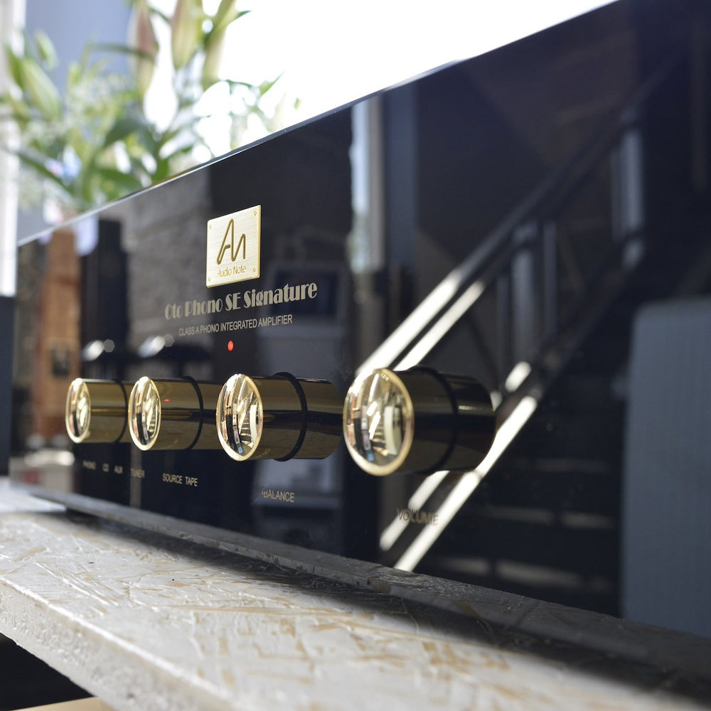 Audio Note UK tube integrated amplifier front panel