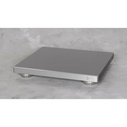 HarmonicResolution-E1-Silver-noteworthyaudio-1000x