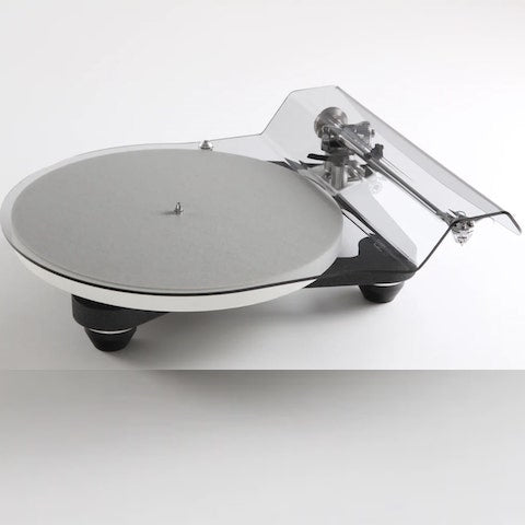 Rega Planar 10 Turntable